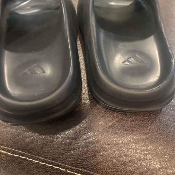 Yzeezy slides